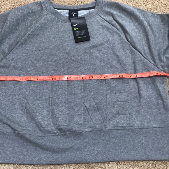 NWT! NIKE Dri Fit grey long sleeve size 1X sweatshirt - Picture 8 of 8